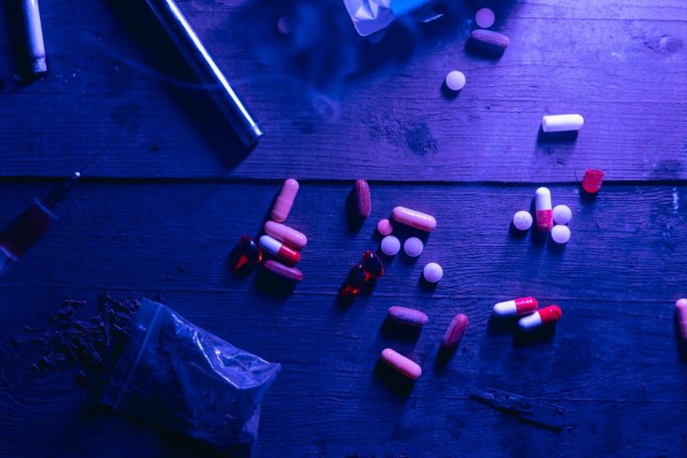 Interventions favorables au bien-être et la persévérance scolaire dans un contexte de consommation de substances psychoactives